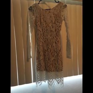 White lace dress /open in the back